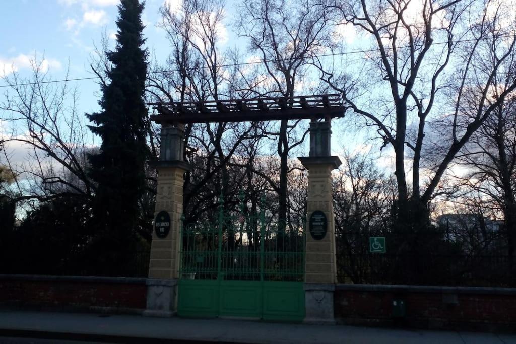 Zagreb Botanical Garden Budget Apartment Екстериор снимка